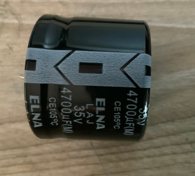 خازن ۴۷۰۰ میکرو فاراد النا ۳۵ ولت